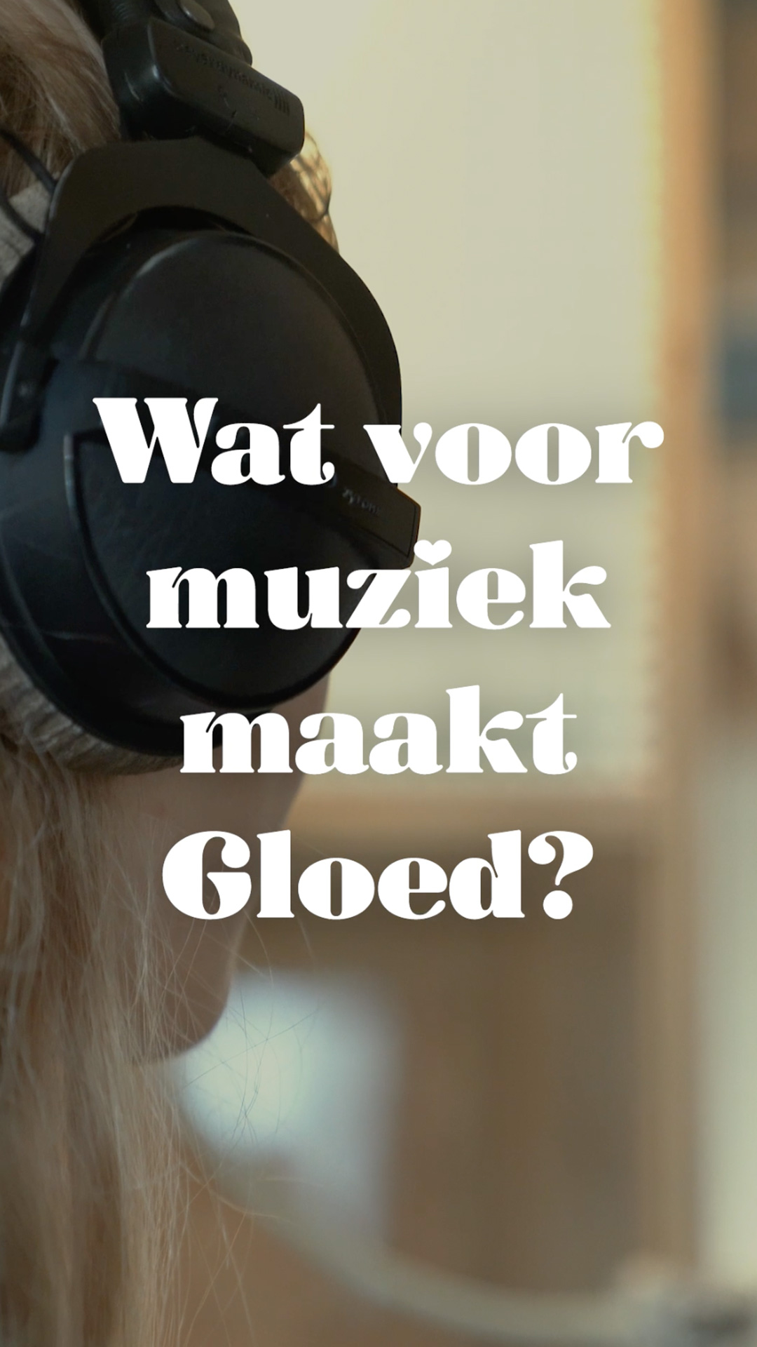 Charlotte en Michaël van Gloed leggen uit wat voor muziek de band maakt